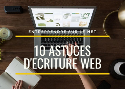 Les mains sur le clavier entrain d'appliquer les 10 astuces pour bien écrire pour le web