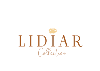 Deux femmes portant des boucles d'oreilles dorées élégantes, portrait mode au style chic et minimaliste