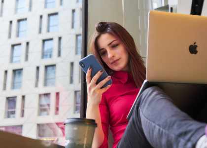 environnement de travail hybride