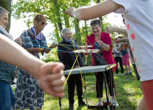 partie de jeux dans le parc Au grand air à vonnas