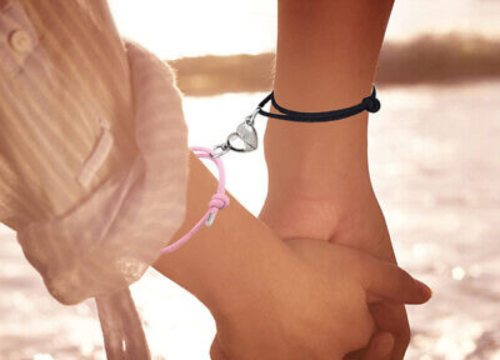 Bracelet avec un cœur magnétique, deux pour le prix d'un