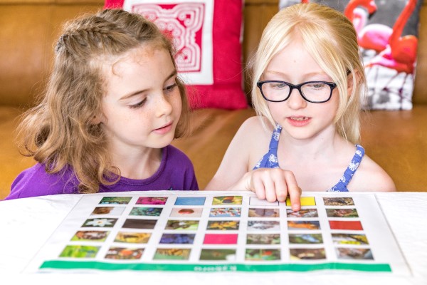 enfants heureux d'apprendre l'anglais