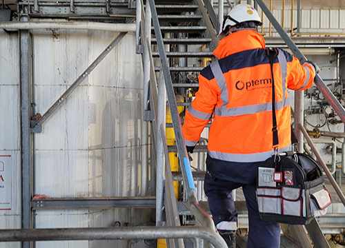 Equipier Opterm dans industrie