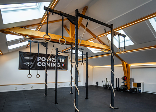 Salle de sport à l'étage du Powerspot à Colombes