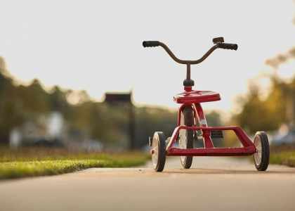 Le tricycle est un vélo à 3 roues.